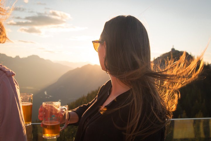 Trajet en téléphérique à Banff offrant des vues panoramiques sur le mont Sulphur et les Rocheuses canadiennes, photo 10 | wizardtrip