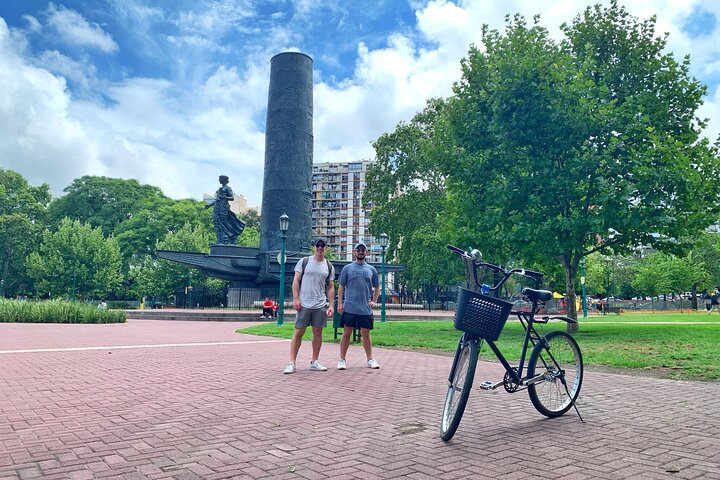 Een begeleide fietstocht die de levendige straten, historische bezienswaardigheden en groene ruimtes van Buenos Aires verkent, foto 16 | wizardtrip