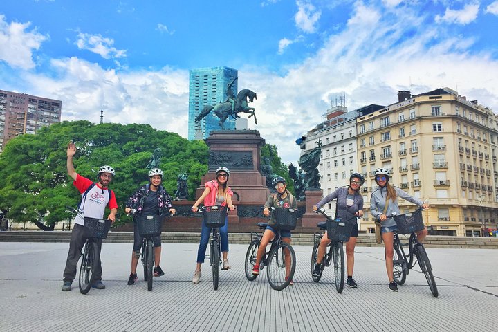 Een begeleide fietstocht die de levendige straten, historische bezienswaardigheden en groene ruimtes van Buenos Aires verkent, foto 22 | wizardtrip