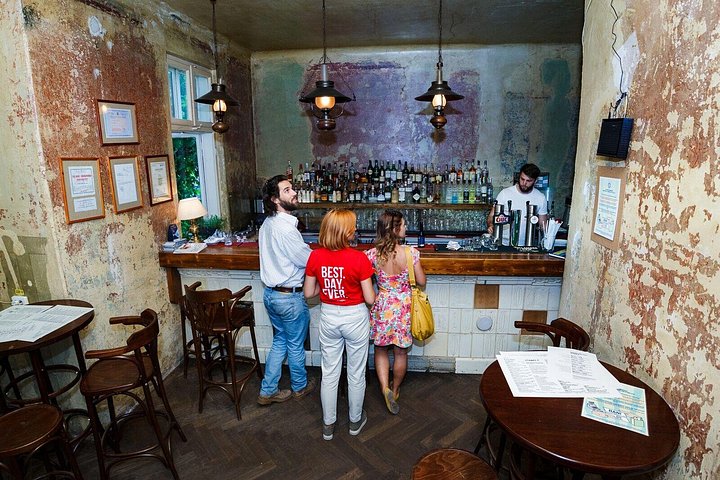 ブカレストの市場、地元の飲食物の試食、隠れたスポットを巡る食のツアー、写真10 | wizardtrip