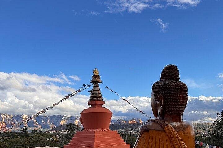 Tour panorâmico pelas formações de rocha vermelha e locais espirituais de Sedona em um veículo aberto, foto 7 | wizardtrip
