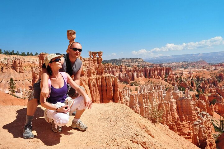 En guidet tur til Grand Canyons South Rim, der viser udsigtspunkter og historiske bygninger, foto 12 | wizardtrip