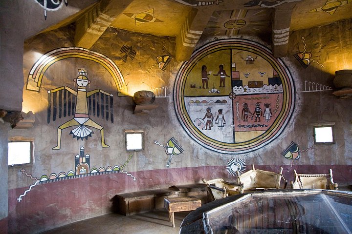 En guidet tur til Grand Canyons South Rim, der viser udsigtspunkter og historiske bygninger, foto 17 | wizardtrip