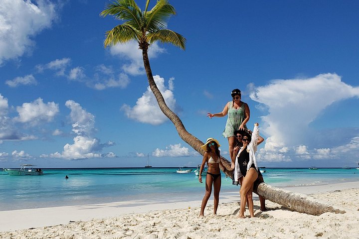 Schnorcheltour mit dem Schnellboot in kleiner Gruppe zur Insel Saona, Dominikanische Republik, mit Stränden, Schnorcheln und lokaler Kultur, Foto 8 | wizardtrip
