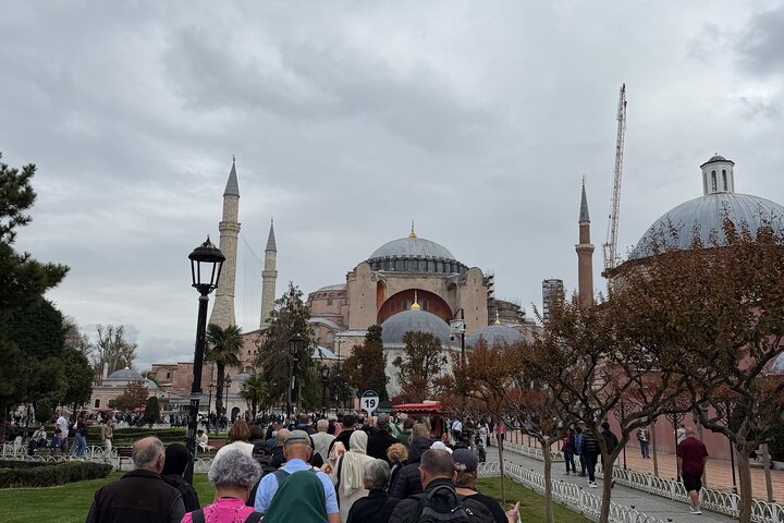 Visite guidée privée des sites historiques d'Istanbul, incluant la Mosquée Bleue, Sainte-Sophie et le Palais de Topkapi, photo 13 | wizardtrip