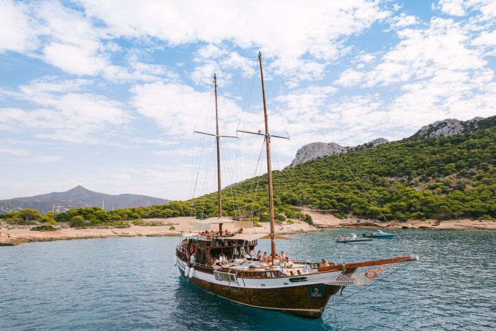 Athènes : Croisière d'une journée vers Agistri, Moni, Égine avec déjeuner et boissons | wizardtrip