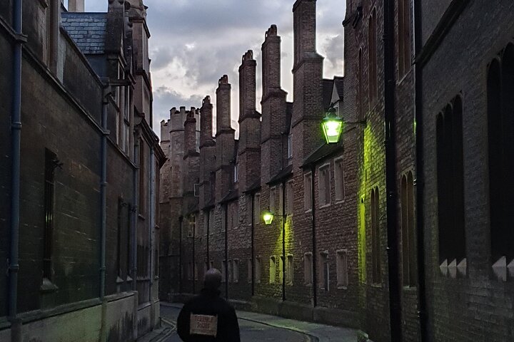 En uhyggelig spøgelsestur gennem de historiske gader og kollegier i Cambridge om natten, foto 6 | wizardtrip