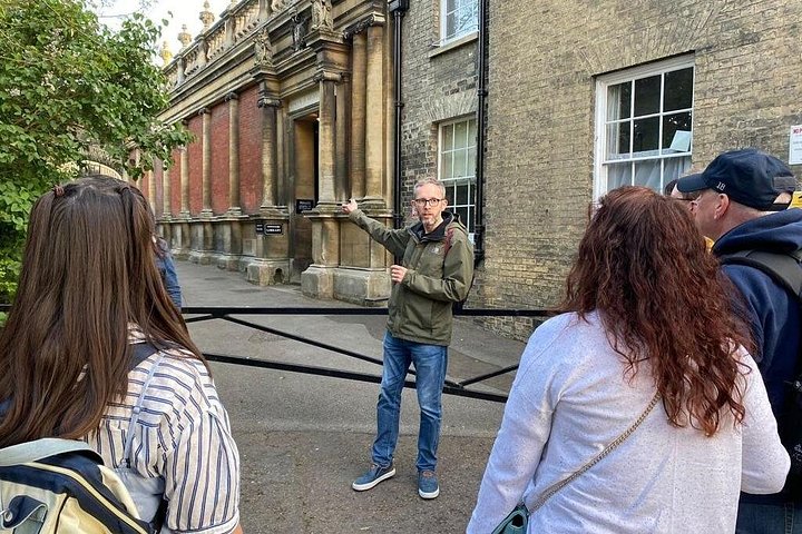 En uhyggelig spøgelsestur gennem de historiske gader og kollegier i Cambridge om natten, foto 13 | wizardtrip
