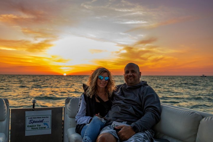Disfruta de un tour en barco semiprivado al atardecer en St. Petersburg, Florida, con vistas a mansiones y delfines, foto 9 | wizardtrip