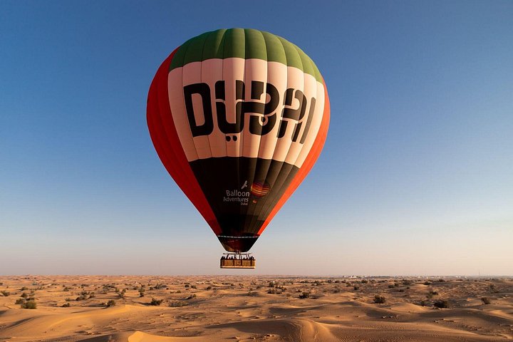 Luxuriöser Heißluftballonflug über der Dubai-Wüste bei Sonnenaufgang mit Gourmet-Frühstück, Foto 7 | wizardtrip