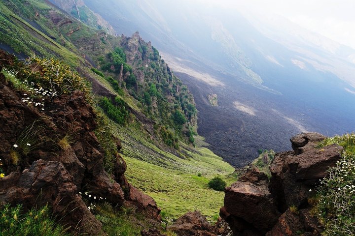 Eventyrlig vandretur på Etna, Sicilien, udforskning af vulkanske landskaber og kratere, foto 7 | wizardtrip