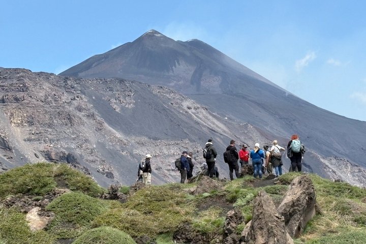 Eventyrlig vandretur på Etna, Sicilien, udforskning af vulkanske landskaber og kratere, foto 13 | wizardtrip