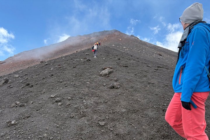 Eventyrlig vandretur på Etna, Sicilien, udforskning af vulkanske landskaber og kratere, foto 14 | wizardtrip