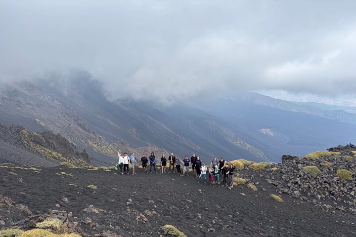 Eventyrlig vandretur på Etna, Sicilien, udforskning af vulkanske landskaber og kratere, foto 18 | wizardtrip