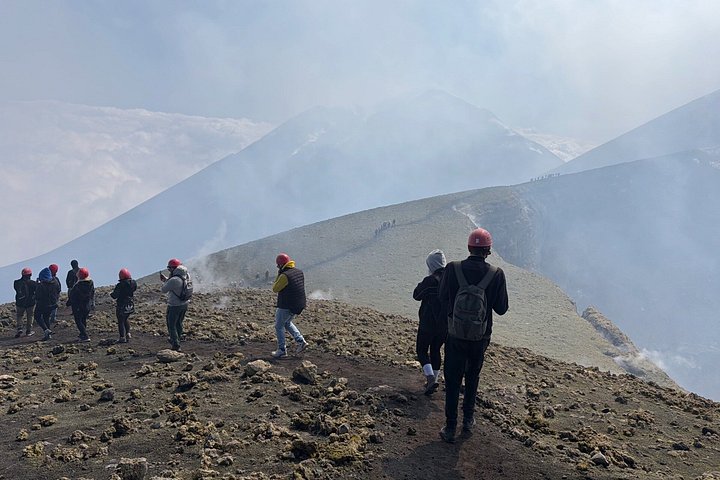 Eventyrlig vandretur på Etna, Sicilien, udforskning af vulkanske landskaber og kratere, foto 19 | wizardtrip