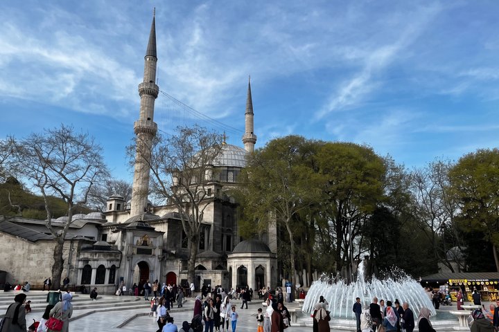 Heldagstur i Istanbul, der dækker både asiatiske og europæiske sider, inklusive Bosporus-cruise og kabelbane, foto 30 | wizardtrip