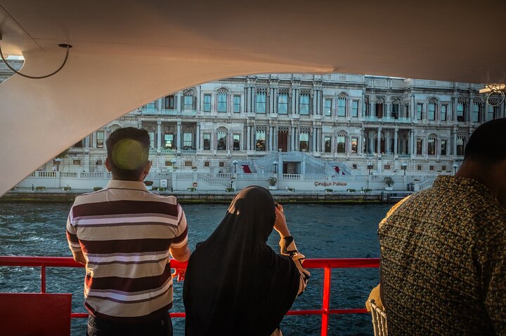 Naturskjønn Bosporos-cruise i Istanbul, som viser europeiske og asiatiske landemerker fra vannet, foto 22 | wizardtrip
