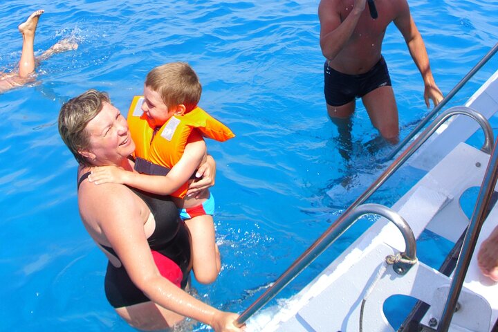 Nyd et afslappende dagkrydstogt til Blue Lagoon og Turtle Cove fra Ayia Napa, Cypern, med svømning og frokost, foto 13 | wizardtrip