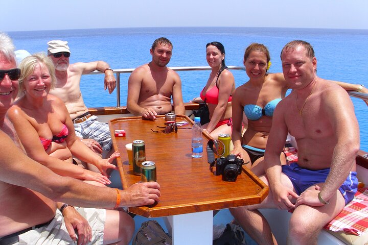 Nyd et afslappende dagkrydstogt til Blue Lagoon og Turtle Cove fra Ayia Napa, Cypern, med svømning og frokost, foto 14 | wizardtrip