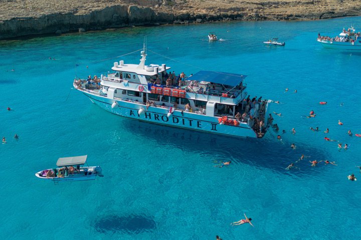 Nyd et afslappende dagkrydstogt til Blue Lagoon og Turtle Cove fra Ayia Napa, Cypern, med svømning og frokost, foto 33 | wizardtrip