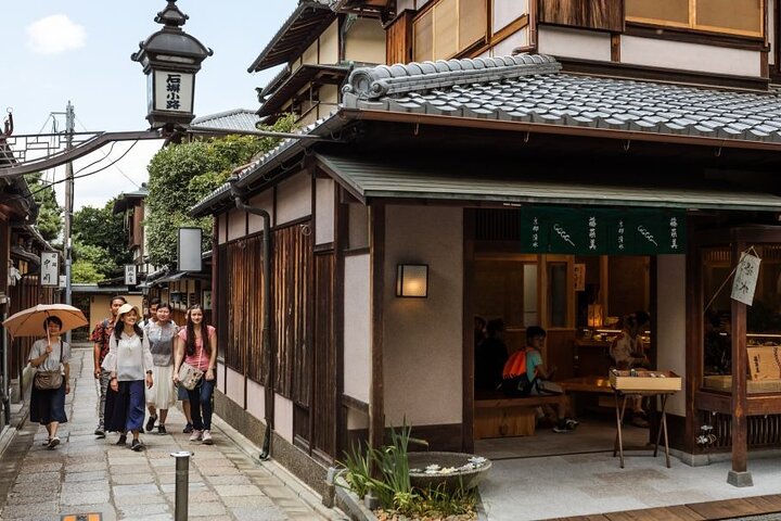 Private guided walking tour exploring Kyoto's temples, gardens, and traditional streets, photo 19 | wizardtrip