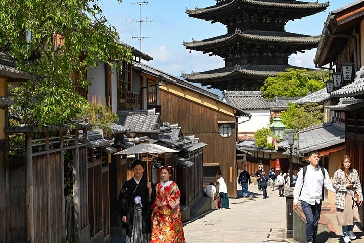 Private guided walking tour exploring Kyoto's temples, gardens, and traditional streets, photo 20 | wizardtrip