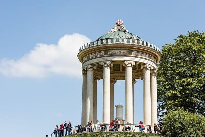 Explorez les rues historiques de Munich, ses Biergärten pittoresques et ses monuments emblématiques lors d'une visite privée personnalisée avec un guide local, photo 16 | wizardtrip
