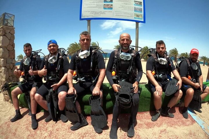 Aventura privada de buceo en el Mar Rojo, Aqaba, Jordania, explorando la vida marina y naufragios, foto 6 | wizardtrip
