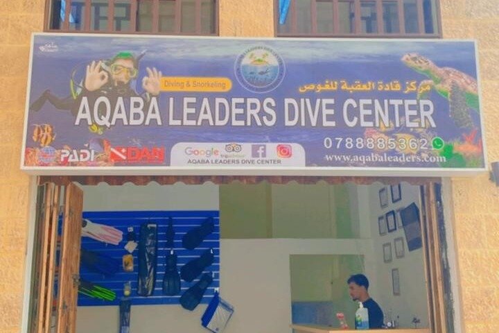 Aventura privada de buceo en el Mar Rojo, Aqaba, Jordania, explorando la vida marina y naufragios, foto 14 | wizardtrip