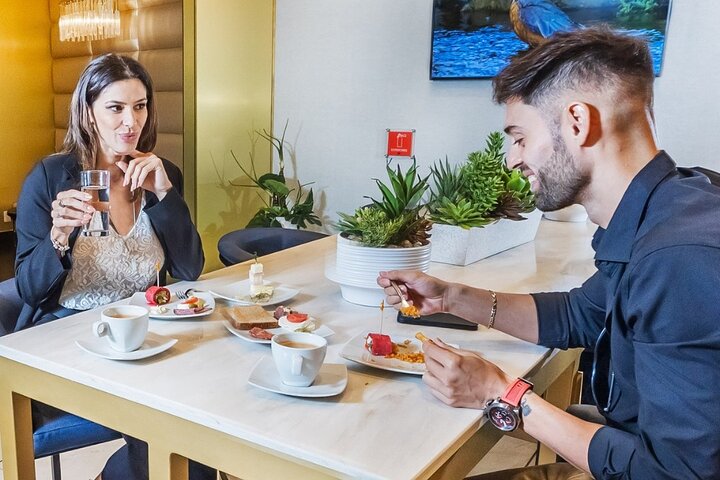 Rilassati in una lussuosa lounge aeroportuale con cibo, bevande e servizi prima del tuo volo, foto 11 | wizardtrip