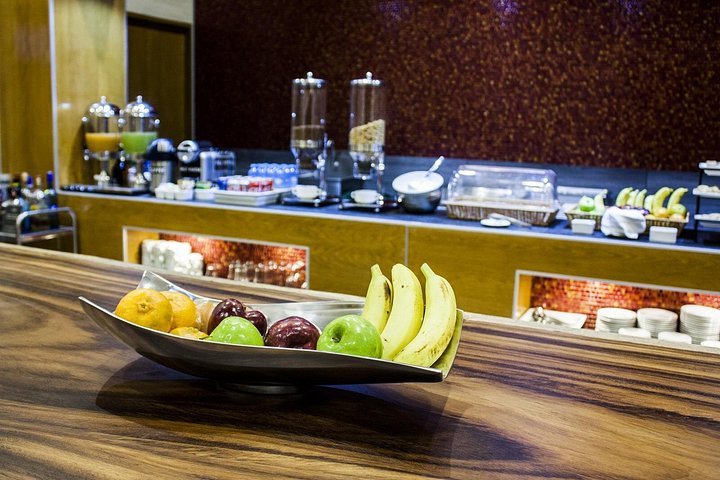 Rilassati in una lussuosa lounge aeroportuale con cibo, bevande e servizi prima del tuo volo, foto 14 | wizardtrip