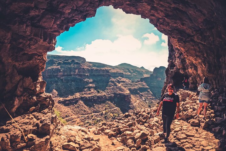 Verken Gran Canaria's Rode Canyon, vulkanische landschappen en kustdorpen tijdens een begeleide tour met lokale proeverij, foto 10 | wizardtrip
