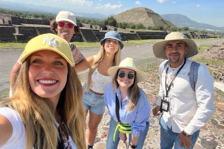 メキシコシティ、日の出のテオティワカン遺跡上空を飛ぶ熱気球、写真9 | wizardtrip
