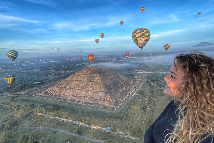 メキシコシティ、日の出のテオティワカン遺跡上空を飛ぶ熱気球、写真10 | wizardtrip