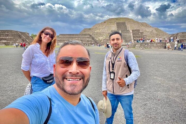 メキシコシティ、日の出のテオティワカン遺跡上空を飛ぶ熱気球、写真12 | wizardtrip