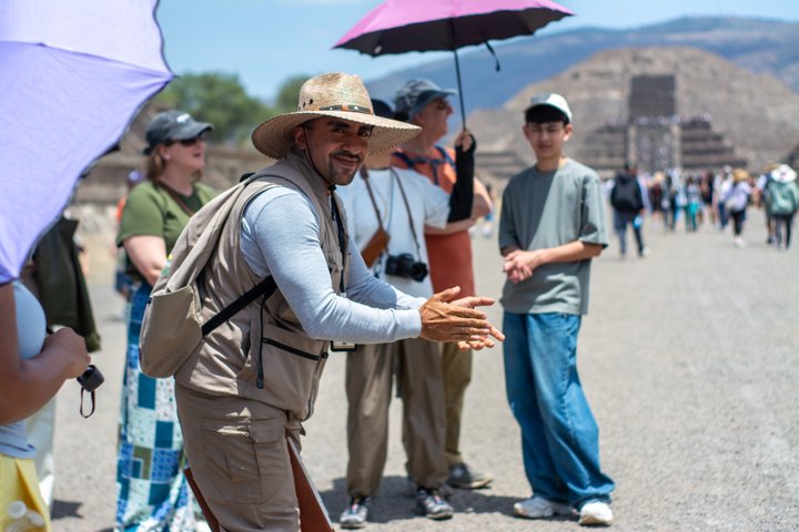 メキシコシティ、日の出のテオティワカン遺跡上空を飛ぶ熱気球、写真14 | wizardtrip