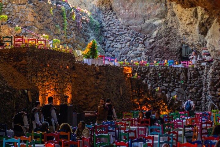 メキシコシティ、日の出のテオティワカン遺跡上空を飛ぶ熱気球、写真18 | wizardtrip