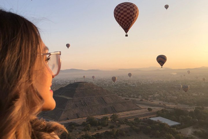 Vol en montgolfière au-dessus des pyramides de Teotihuacan au lever du soleil, Mexico, photo 9 | wizardtrip