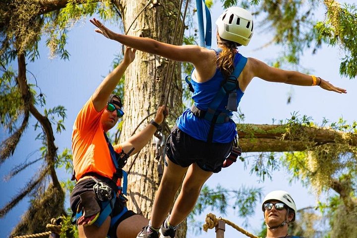 Avventura in zipline nella palude di New Orleans, con vista sulla fauna selvatica e sugli alberi di cipresso, foto 7 | wizardtrip