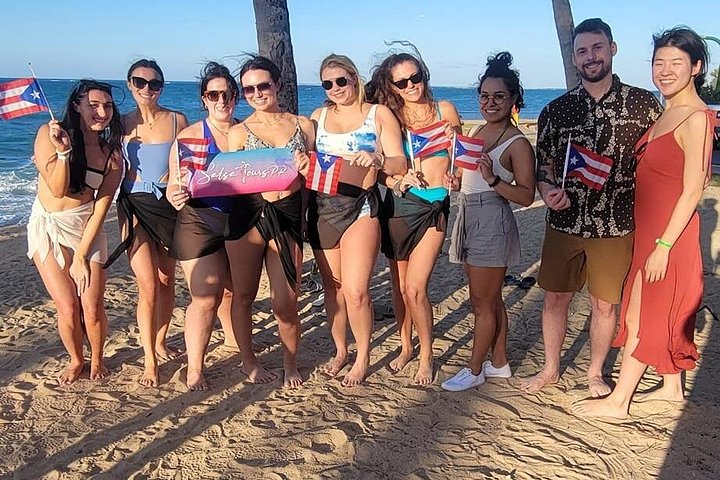 Clase de baile de salsa en la playa al atardecer en San Juan, Puerto Rico, foto 26 | wizardtrip