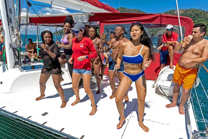 Tour in catamarano all'Isola di Taboga da Panama City, con nuoto, prendere il sole e intrattenimento a bordo, foto 11 | wizardtrip
