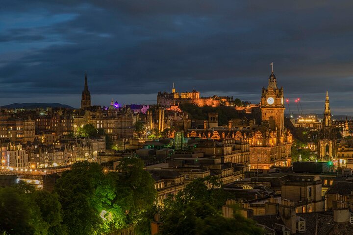 A guided ghost tour through Edinburgh's historic streets, exploring mysteries, legends, and murders, photo 7 | wizardtrip