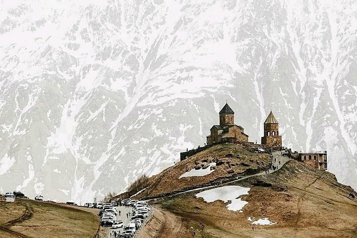 Tour panoramico della Strada Militare Georgiana con il Castello di Ananuri, Gudauri e la Chiesa della Trinità di Gergeti vicino al Monte Kazbegi, foto 14 | wizardtrip