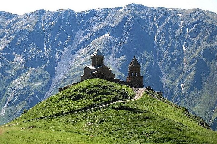Tour panoramico della Strada Militare Georgiana con il Castello di Ananuri, Gudauri e la Chiesa della Trinità di Gergeti vicino al Monte Kazbegi, foto 35 | wizardtrip