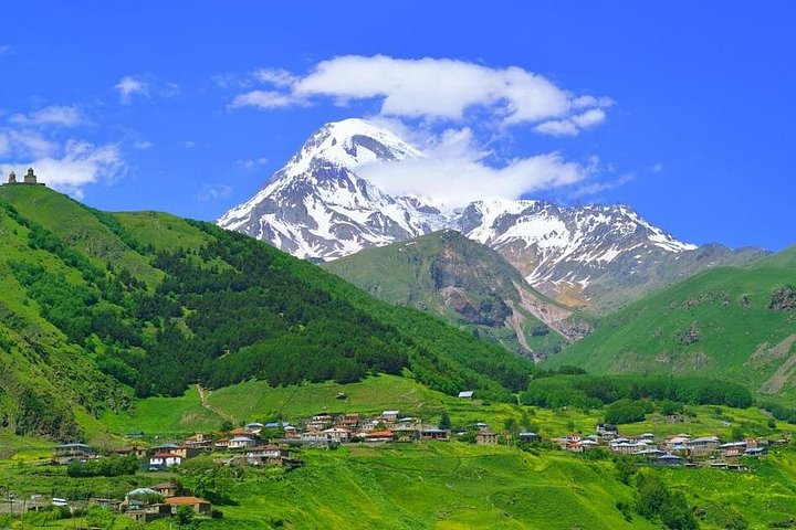 Tour panoramico della Strada Militare Georgiana con il Castello di Ananuri, Gudauri e la Chiesa della Trinità di Gergeti vicino al Monte Kazbegi, foto 49 | wizardtrip