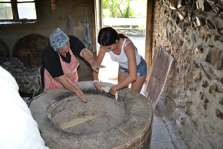 Tour of Georgia's Kakheti wine region, visiting Sighnaghi, Bodbe, and Telavi, photo 7 | wizardtrip