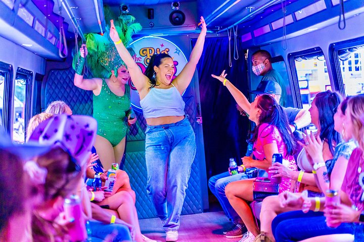 Nashville party bus tour with drag queen hosts and live performances, featuring downtown landmarks, photo 11 | wizardtrip