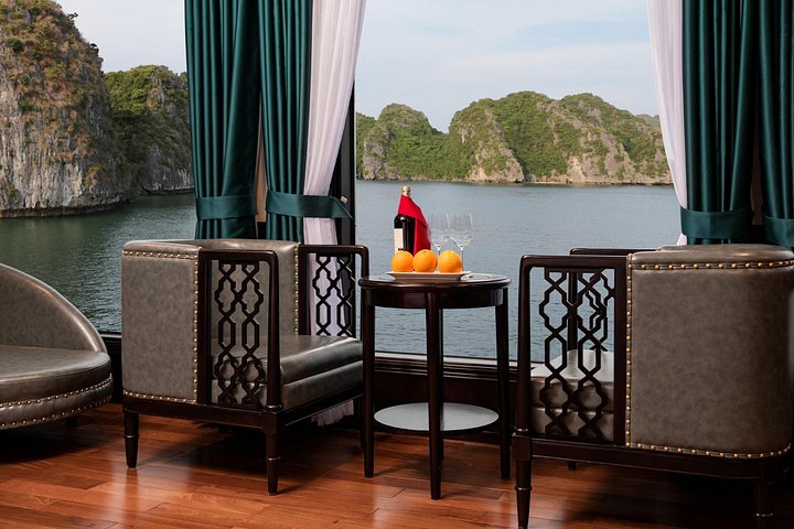 Luxe overnachtingscruise in Halong Bay en Lan Ha Bay, Vietnam, met activiteiten aan boord en schilderachtige uitzichten, foto 31 | wizardtrip