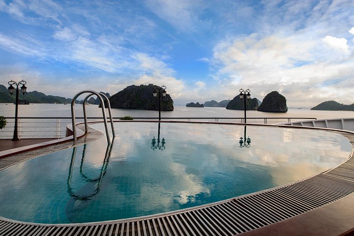 Luxe overnachtingscruise in Halong Bay en Lan Ha Bay, Vietnam, met activiteiten aan boord en schilderachtige uitzichten, foto 40 | wizardtrip