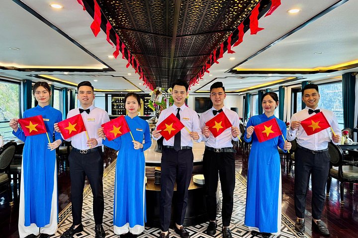 Luxe overnachtingscruise in Halong Bay en Lan Ha Bay, Vietnam, met activiteiten aan boord en schilderachtige uitzichten, foto 43 | wizardtrip